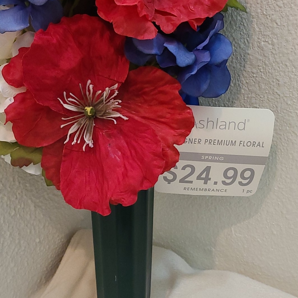 4th Of July Floral Yard Decor - Picture 2 of 2
